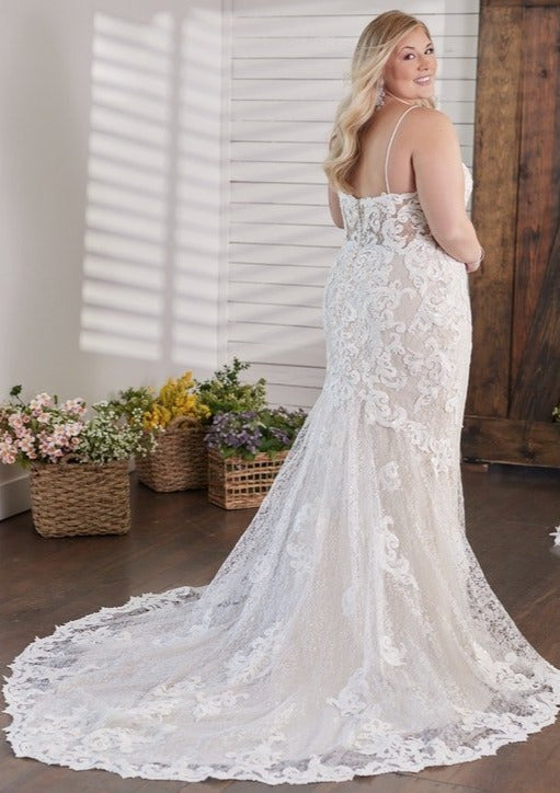 products/Maggie-Sottero-Lace-sheath-Wedding-Dress-Tuscany-Lynette-8MS794MC-Alt6-BLS-Curve.jpg